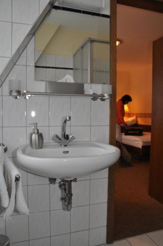 Hotel 4 Hufen Grossziethen